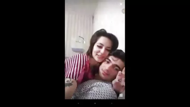 Հաստ տղաները խաղում մեծ կրծքեր պոռնո