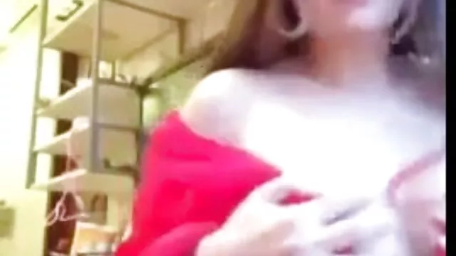 Girl Արեւմուտքից կանայք փորձում են ընտանեկան սեքս ֆիլմ ուտել առաջ